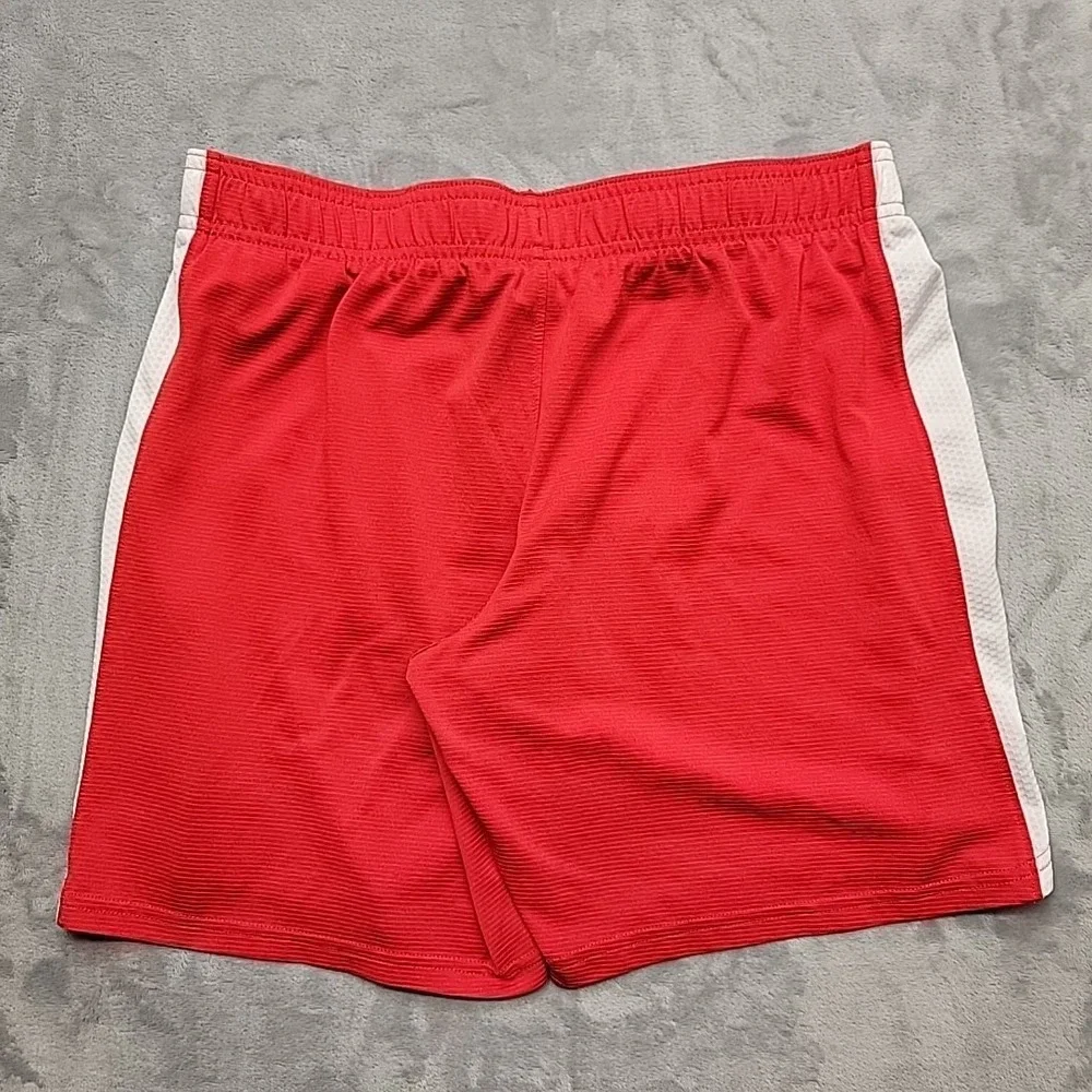Under Armour Shorts Boys YXL Red Heatgear Athletic Gym Basketball Activewear